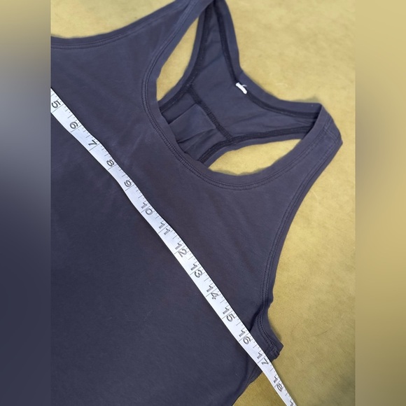 Lululemon Love Tank Pleated in Black Sz 6 EUC 89 - Picture 3 of 11